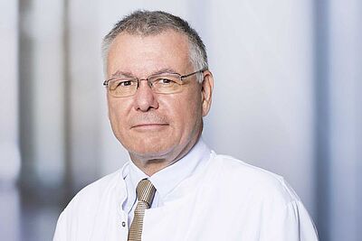 Portrait von Prof. Thomas Pollmächer, Mitglied des Wissenschaftlichen Beirats.